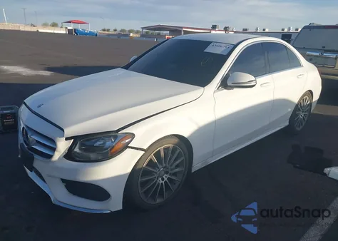 2016 Mercedes-Benz C 300 Luxury/Sport из США, поврежденный, VIN 55SWF4JB8GU122549